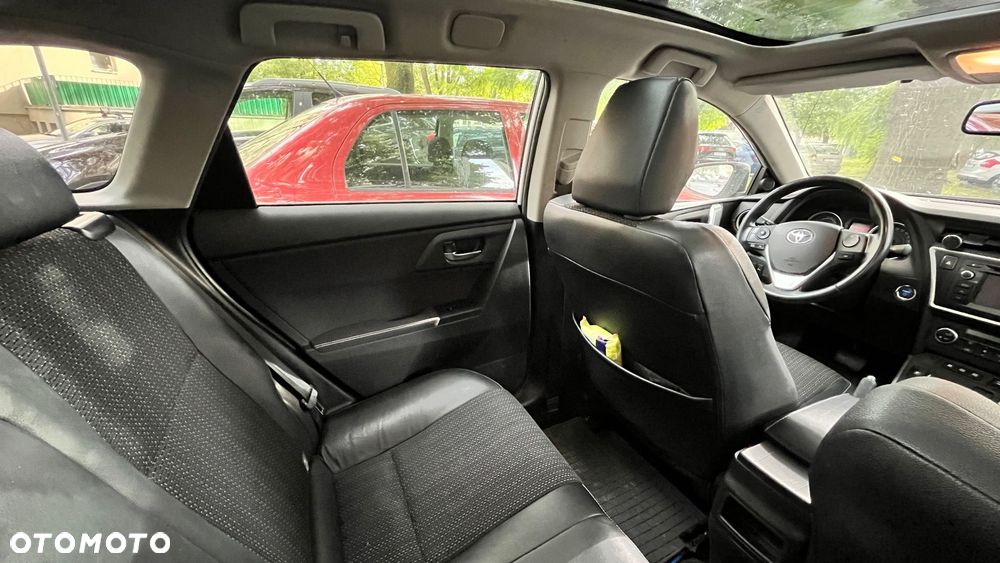 Toyota Auris - 10