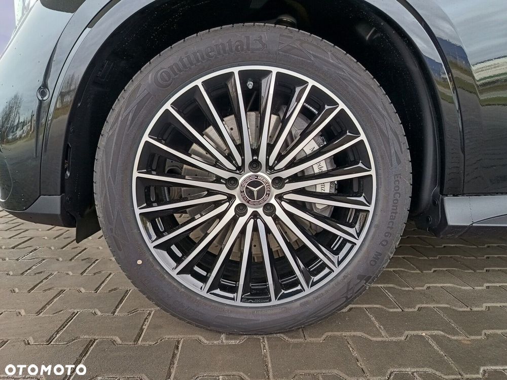 Mercedes-Benz GLC - 32