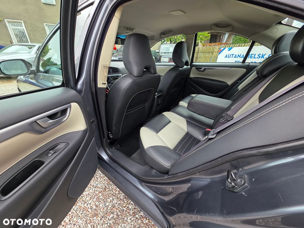 Volvo S60 2.4 Momentum - 8