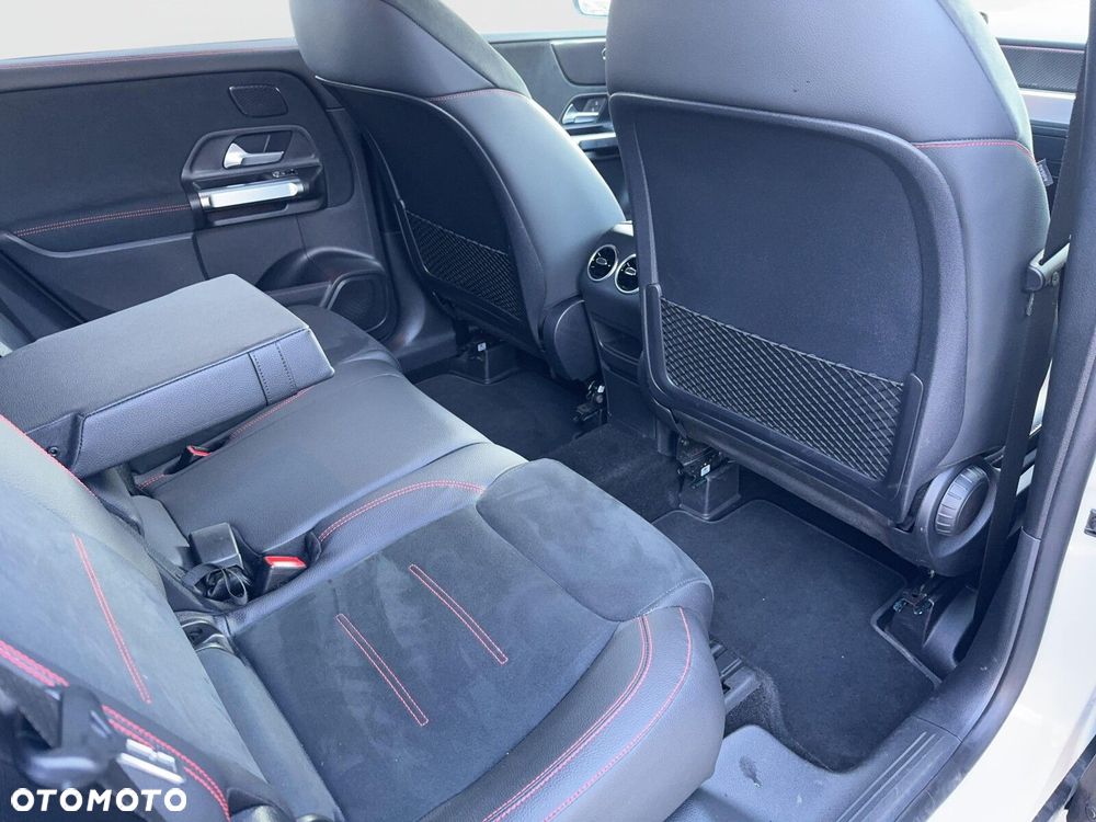 Mercedes-Benz GLB 200 d AMG Line 8G-DCT - 23