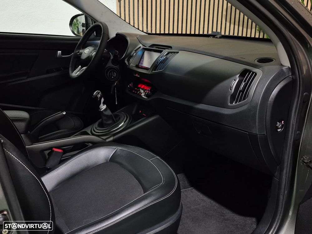 Kia Sportage 1.6 GDI ISG LX - 24