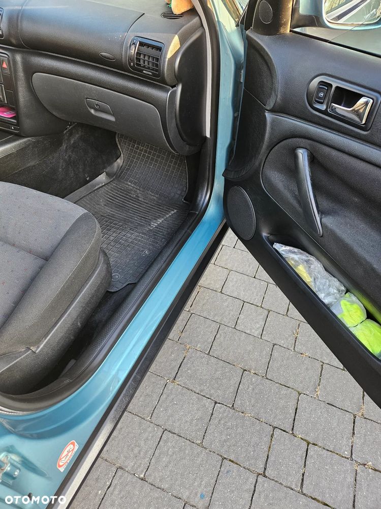 Volkswagen Passat 1.6 CL - 14