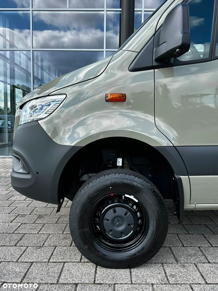 Mercedes-Benz Sprinter - 2