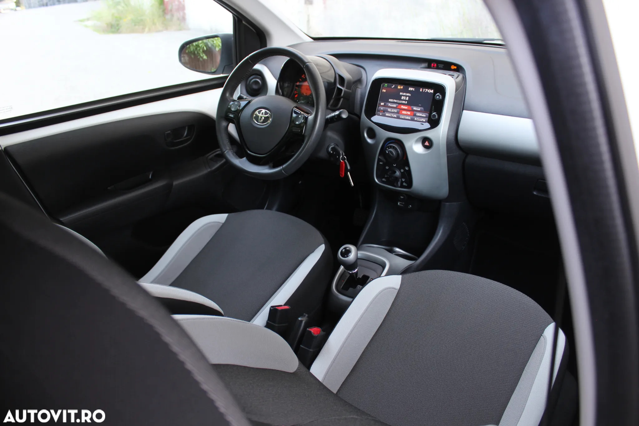 Toyota Aygo 1.0 MultiMode X - play - 11