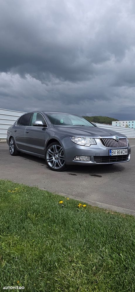 Skoda Superb 2.0 TDI DSG Ambition - 1