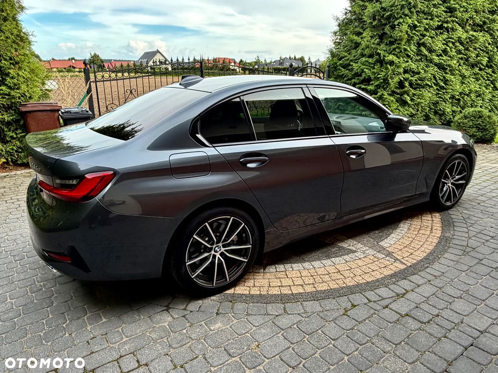 BMW Seria 3 330e Luxury Line sport - 18