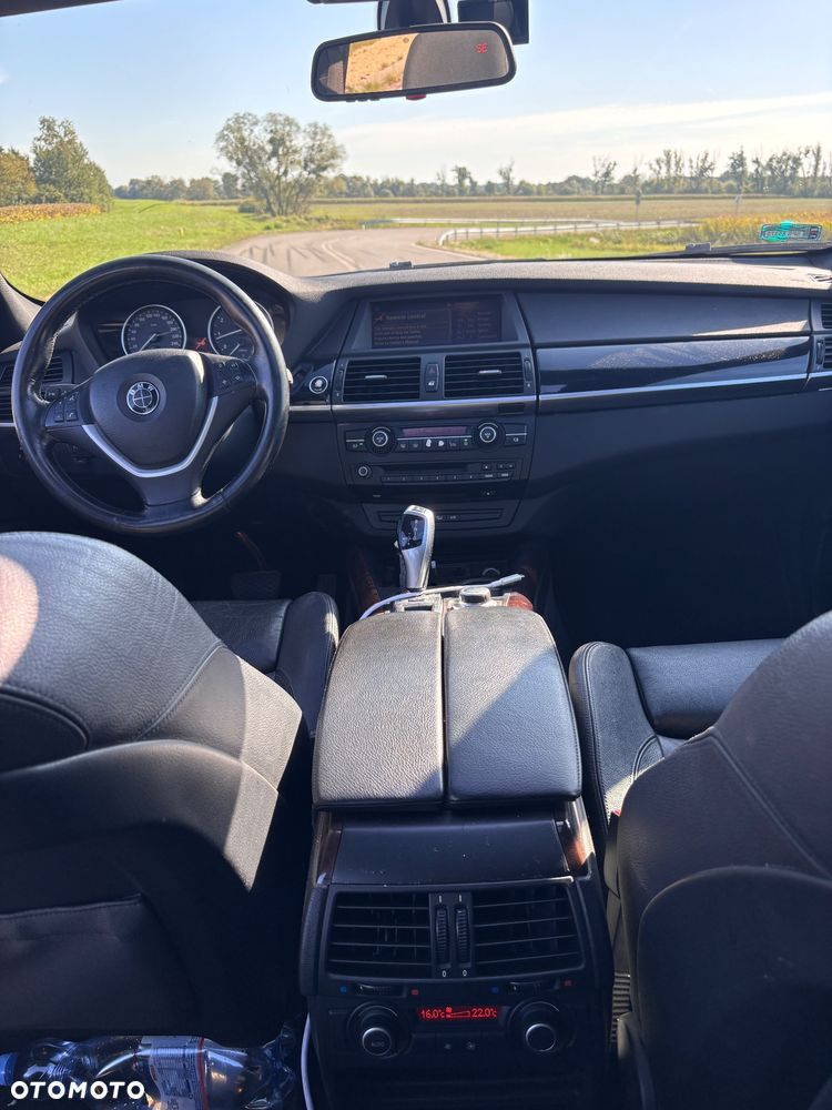 BMW X5 4.8i xDrive - 11