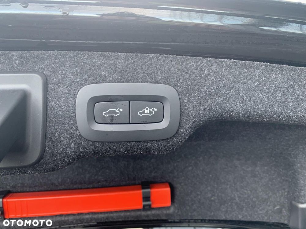 Volvo S90 D5 AWD Inscription - 23