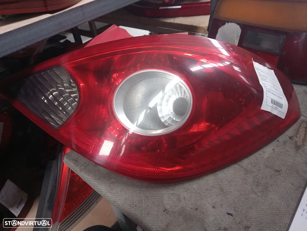 Farolim stop direito Opel Corsa D Van 06 - (com dano) / 3307609R - 1