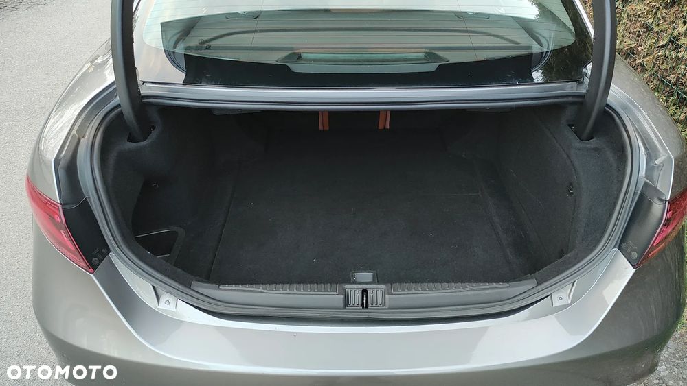 Alfa Romeo Giulia 2.2 Diesel AT8-Q4 Veloce - 30