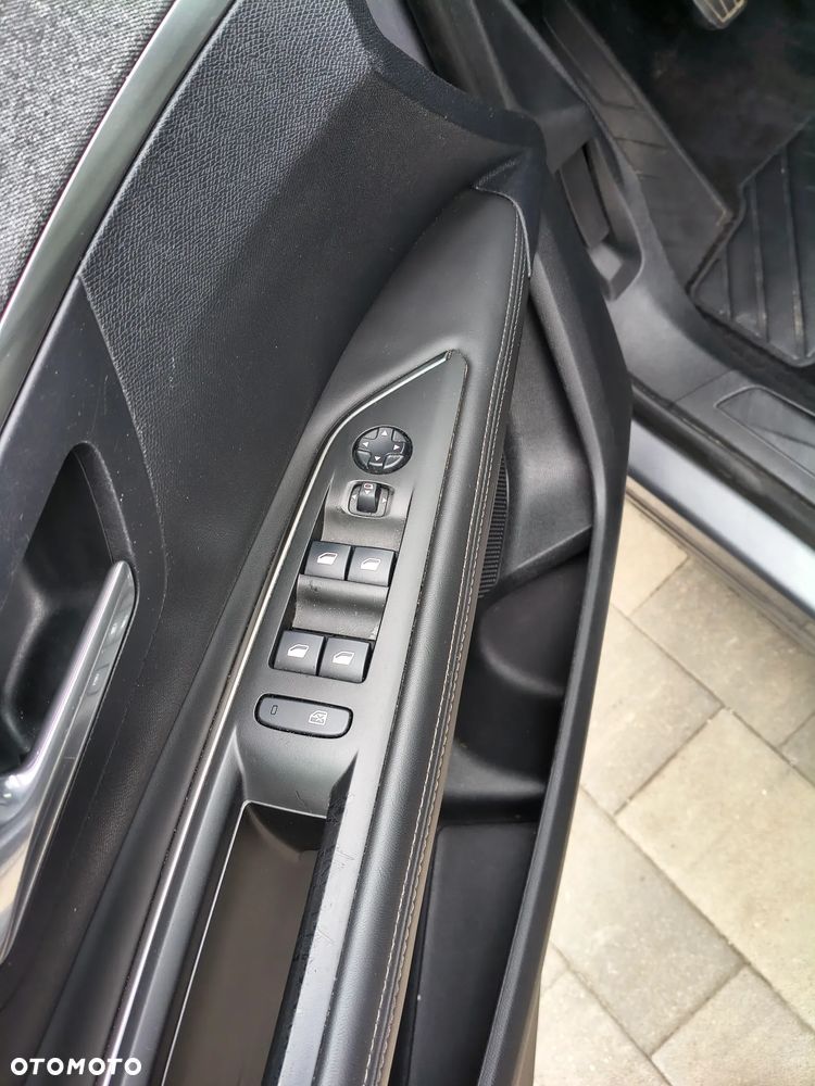 Peugeot 3008 BlueHDi 130 Stop & Start Allure - 29