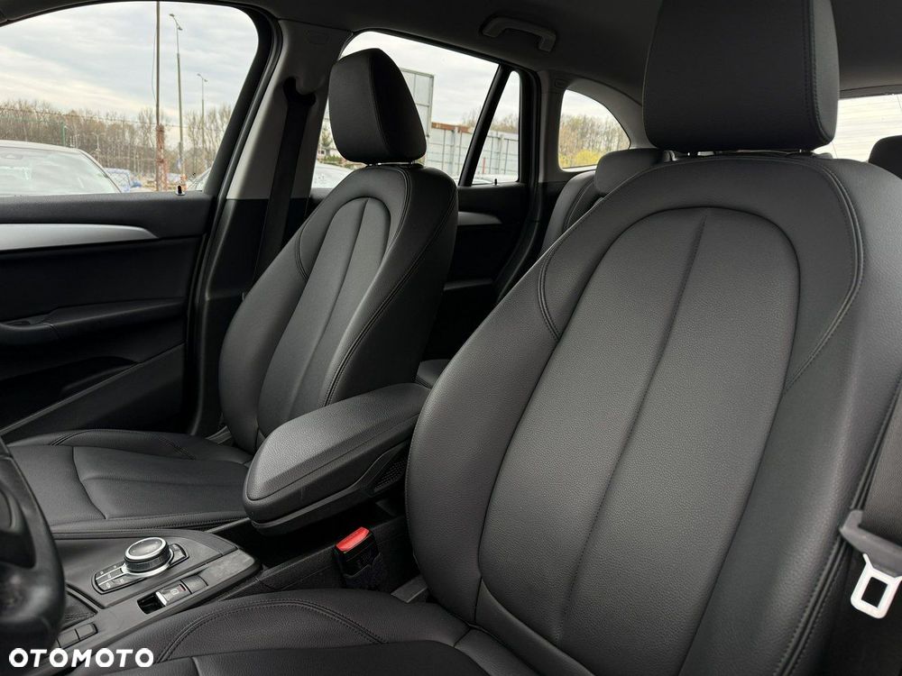 BMW X1 sDrive18i Business Edition - 12