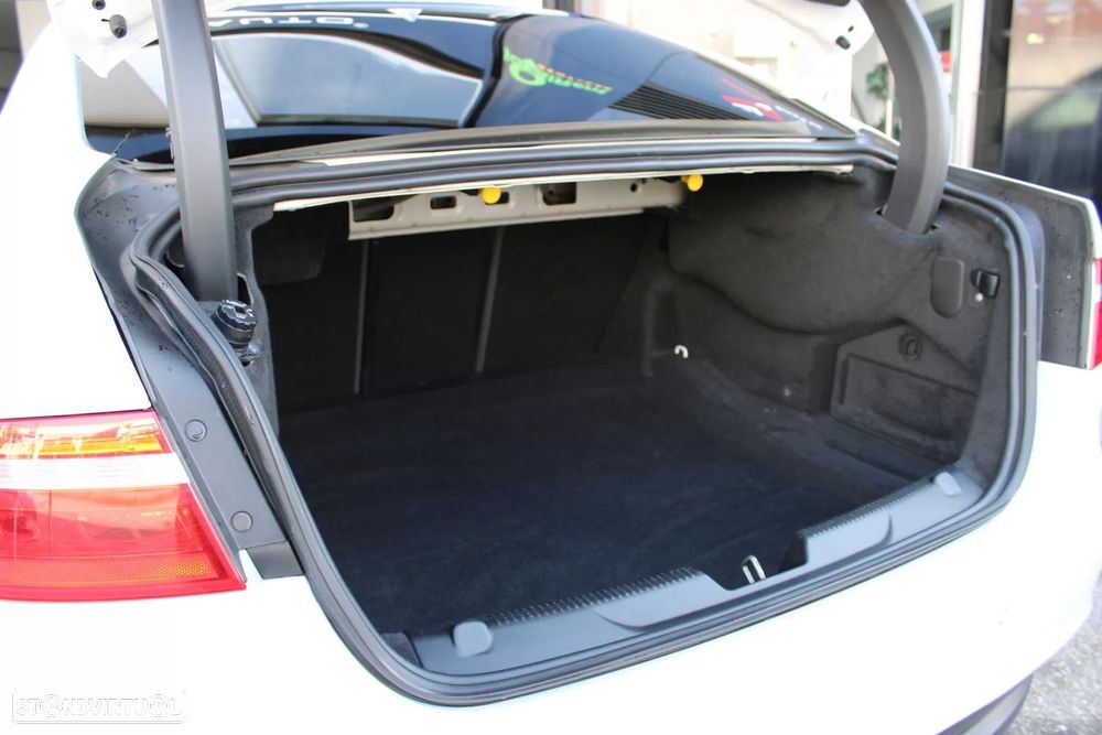 Jaguar XE 2.0 D R-Sport Aut. - 18