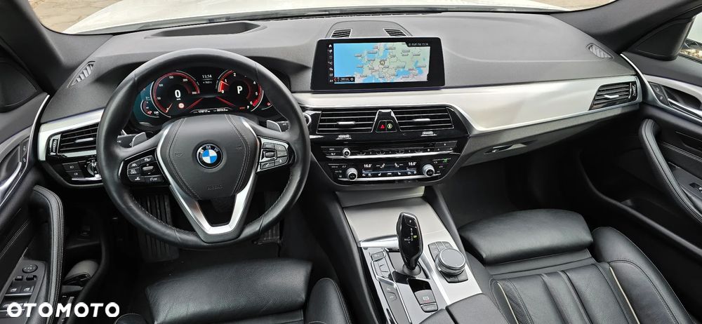 BMW Seria 5 520d xDrive Sport Line - 11