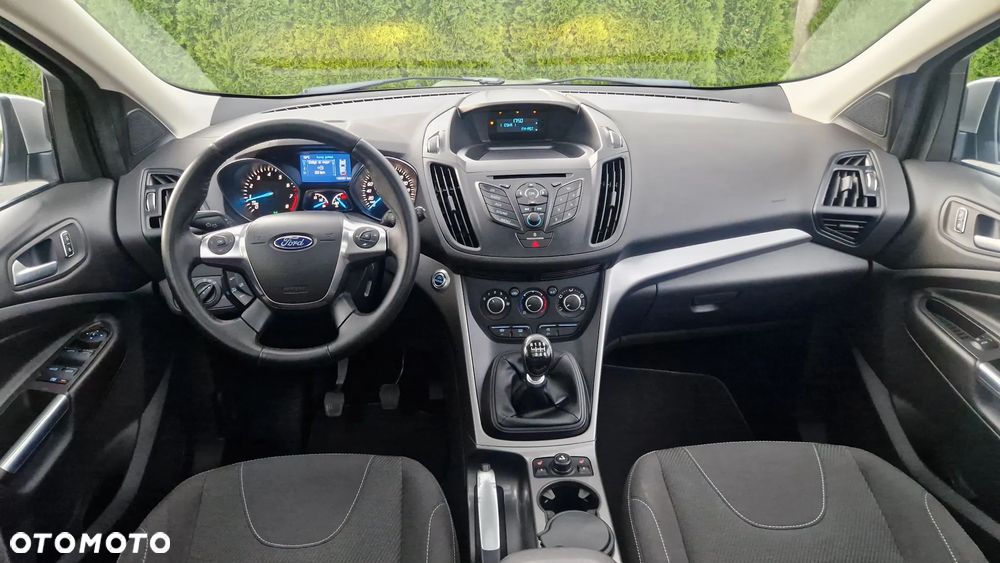 Ford Kuga 1.6 EcoBoost 2x4 Titanium - 6