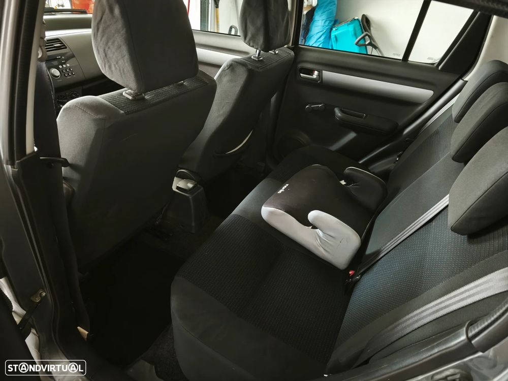Suzuki Swift 1.3 DDiS GL - 3