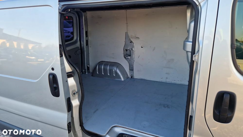 Opel Vivaro - 24