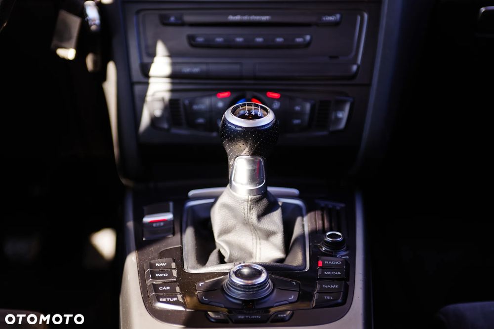 Audi A4 Avant 2.0 TDI DPF quattro Attraction - 19