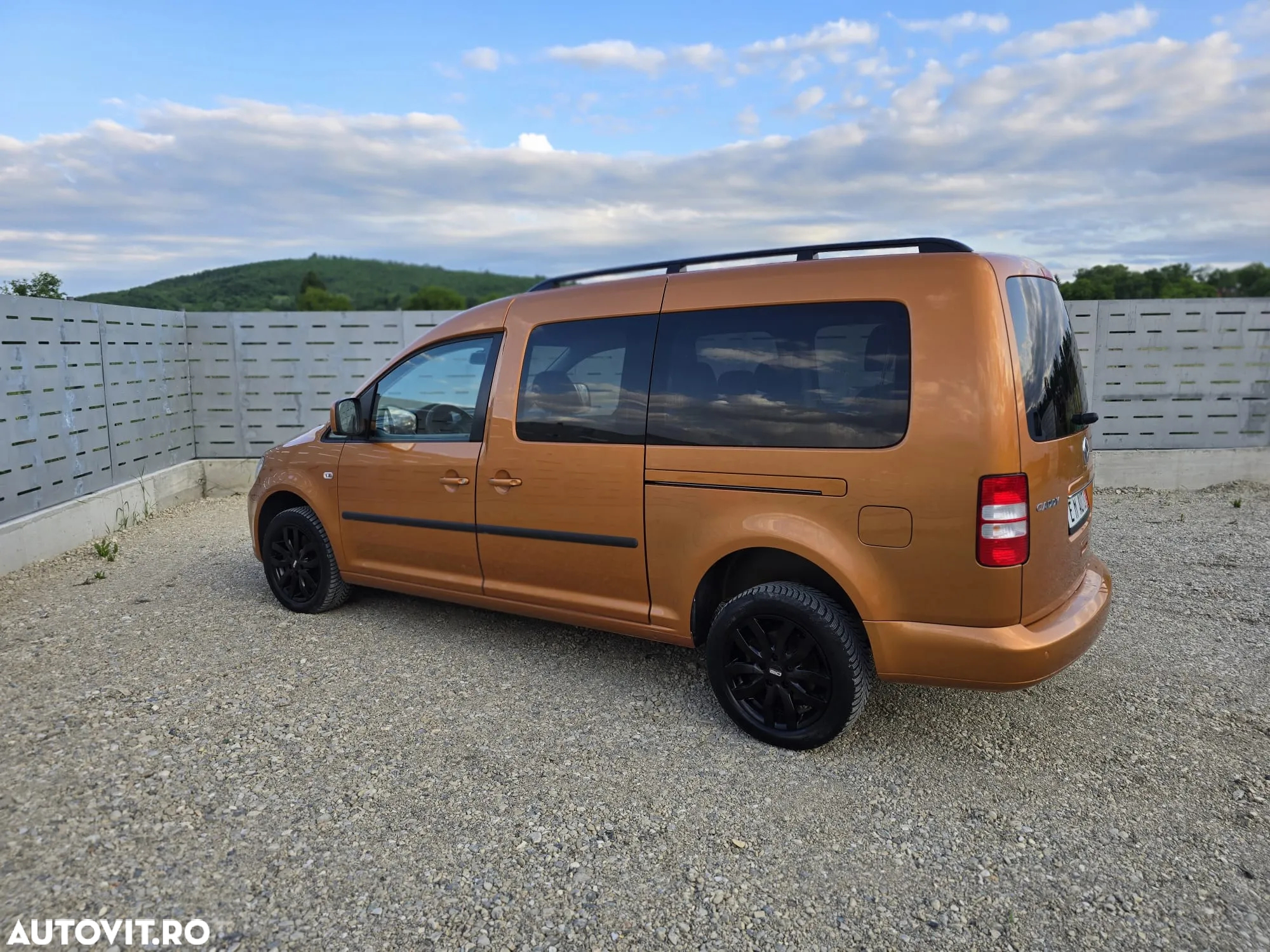 Volkswagen Caddy Maxi 2.0 TDI 4Motion Comfortline - 4