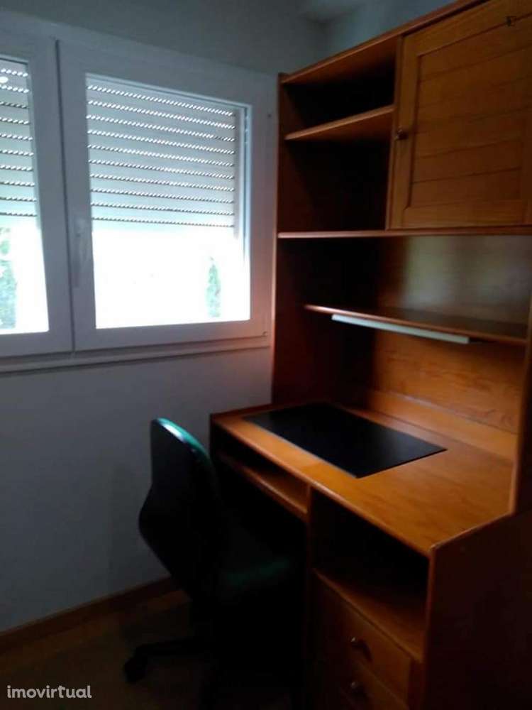 Quarto - localizado em Alto de São João Coimbra - Grande imagem: 5/7