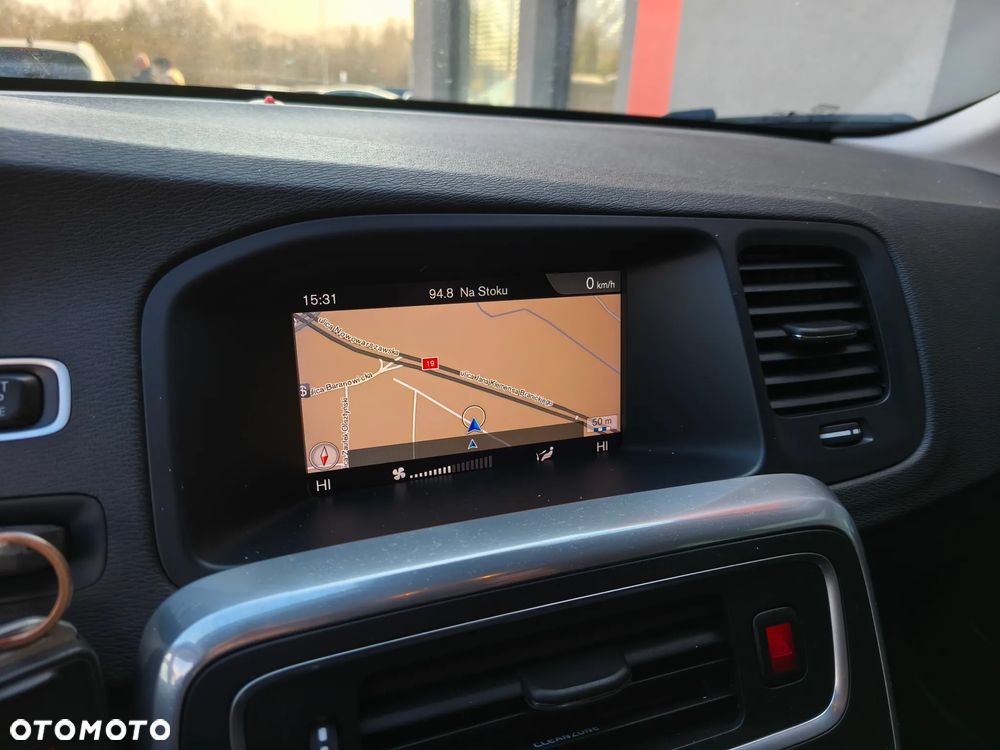 Volvo V60 D2 Drive-E Momentum - 13