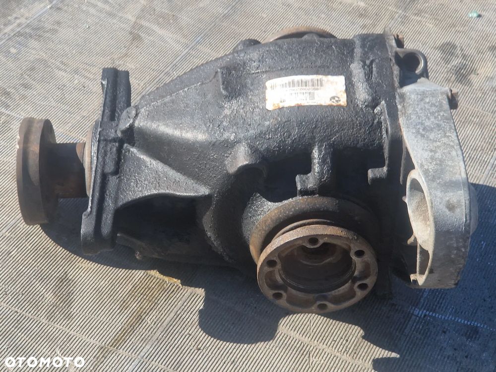 E60 E61 7560608 4.10 TYLNI DYFERENCJAŁ - 2