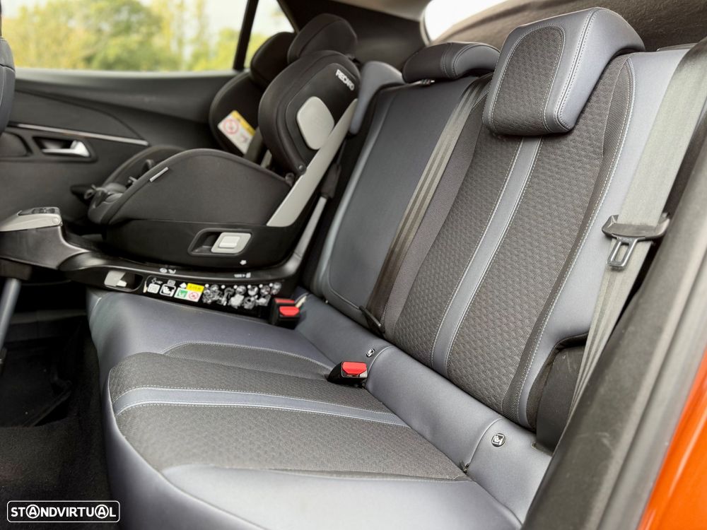 Peugeot 2008 1.2 PureTech Allure - 12