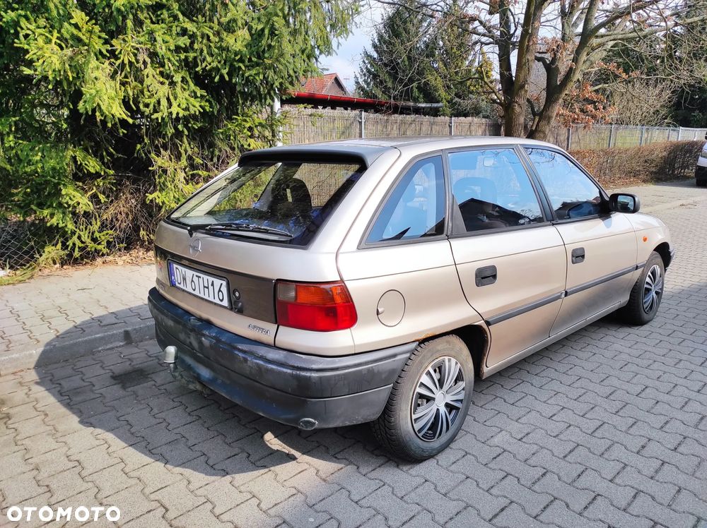Opel Astra 1.4 Base - 1