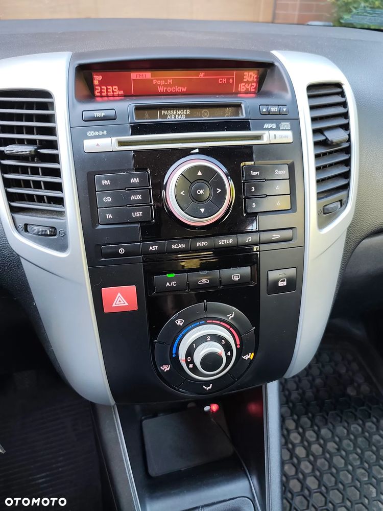 Kia Venga - 9