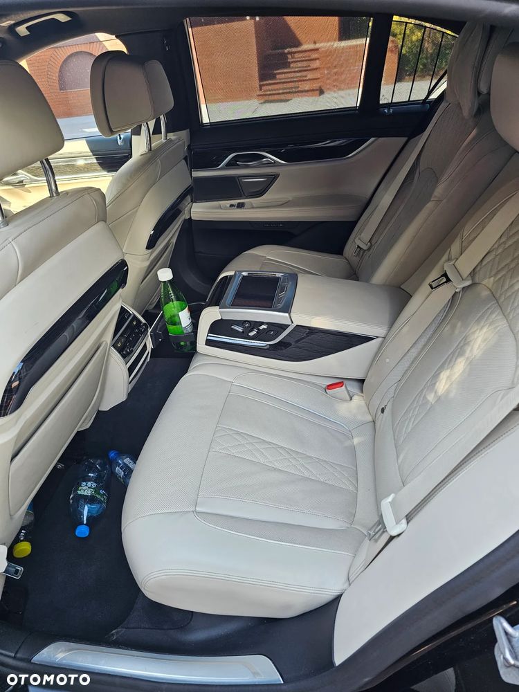 BMW Seria 7 750Ld xDrive sport - 17