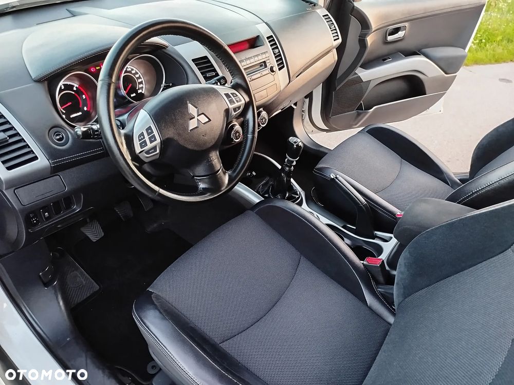 Mitsubishi Outlander 2.2 DI-D 4WD Invite - 15