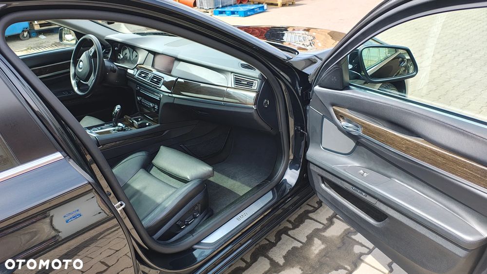BMW Seria 7 730d Blue Performance - 10