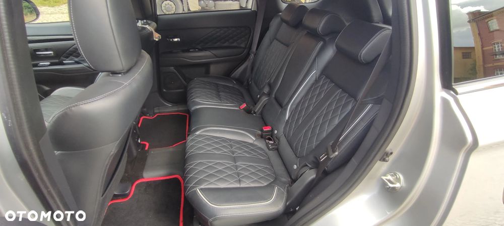 Mitsubishi Outlander Instyle + - 11