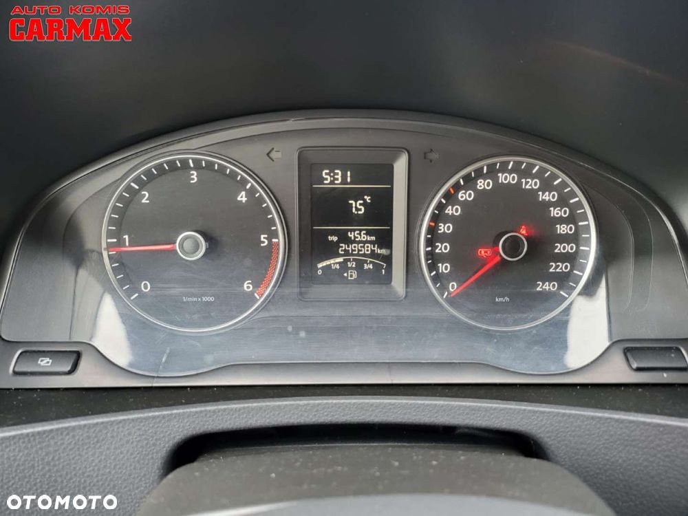 Volkswagen Caravelle - 11