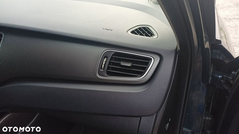 Kia Carens 1.7 CRDi L 7os - 38