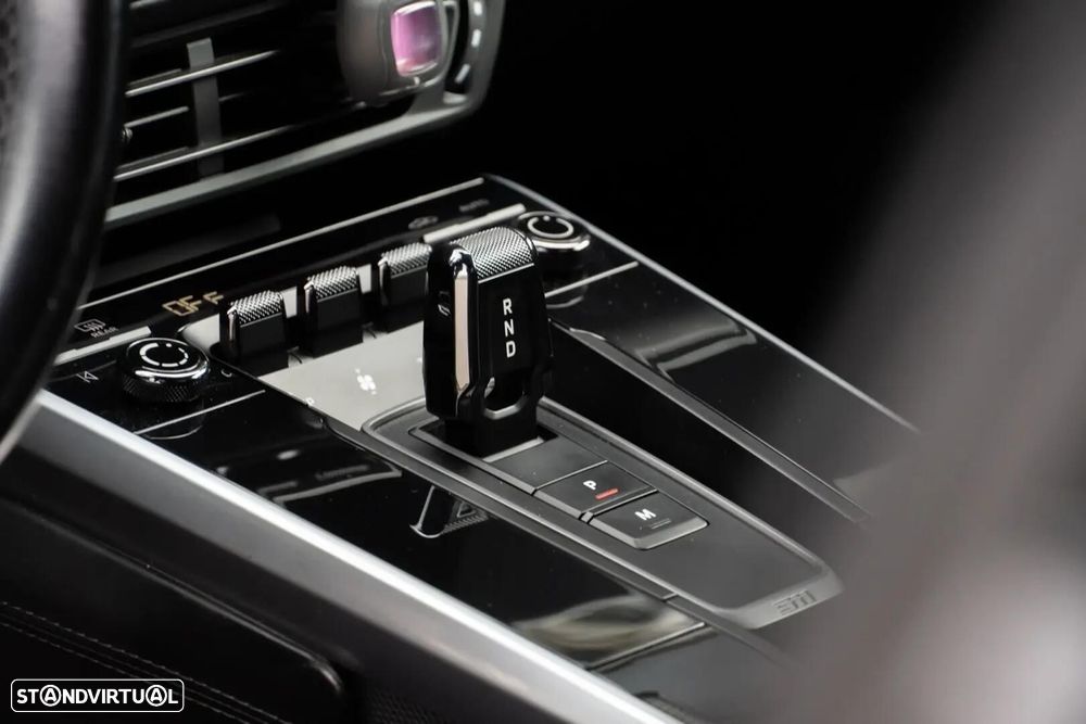Porsche 911 (992) - 24