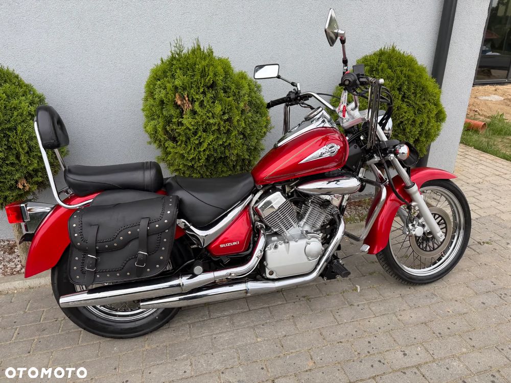 Suzuki Intruder - 4