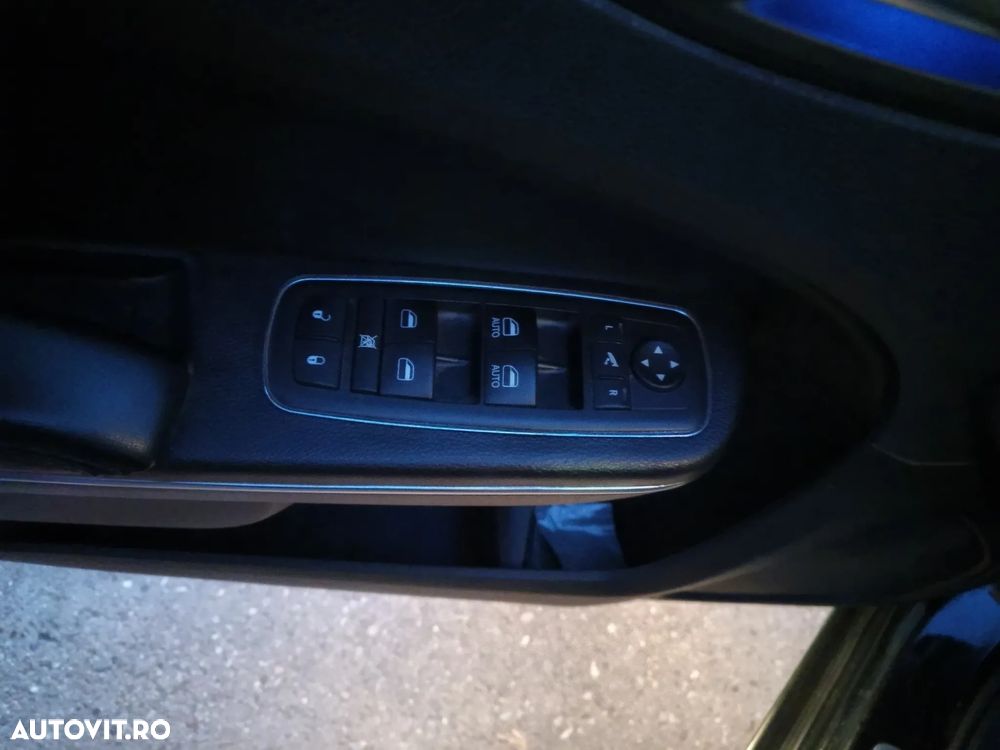 Lancia Thema 3.0 V6 CRD 24V Automatik Executive - 11