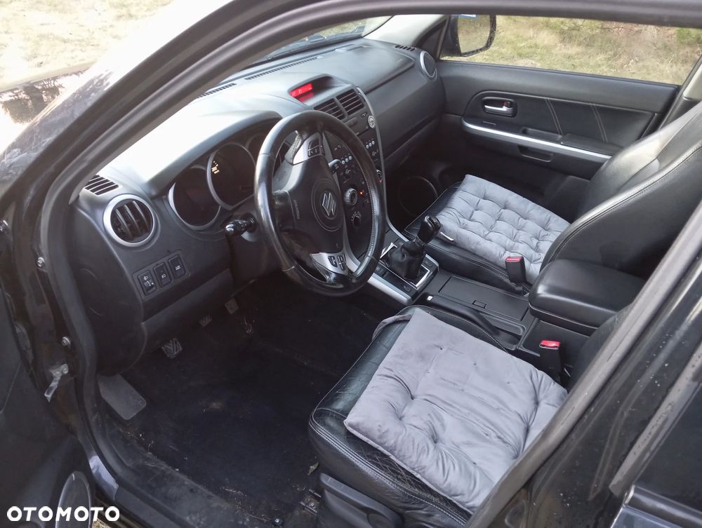 Suzuki Grand Vitara 1.9 DDiS Club DPF Family - 11