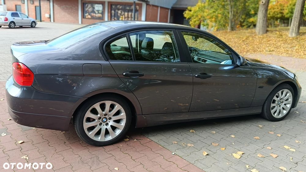 BMW Seria 3 318i - 22