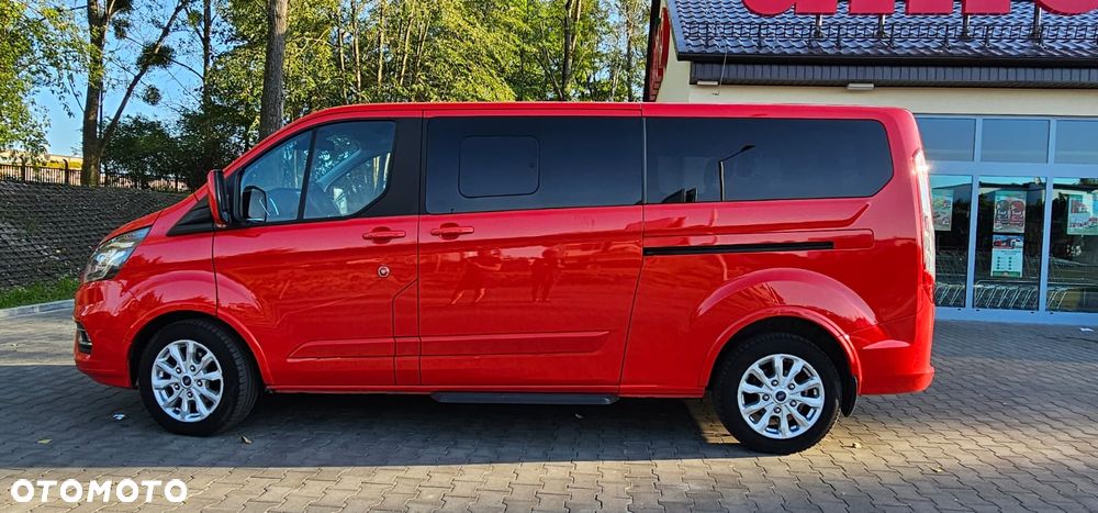 Ford Tourneo Custom - 1