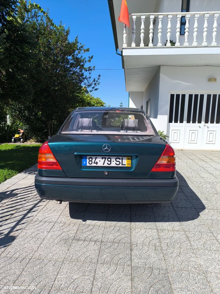 Mercedes-Benz C 200 D — fotografia 2