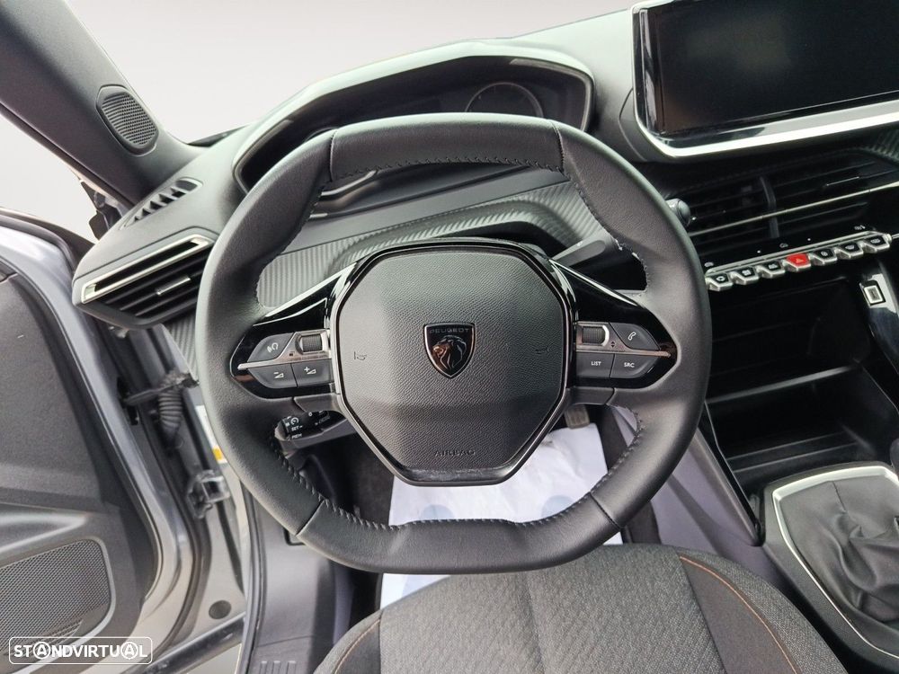 Peugeot 2008 1.2 PureTech Style - 12