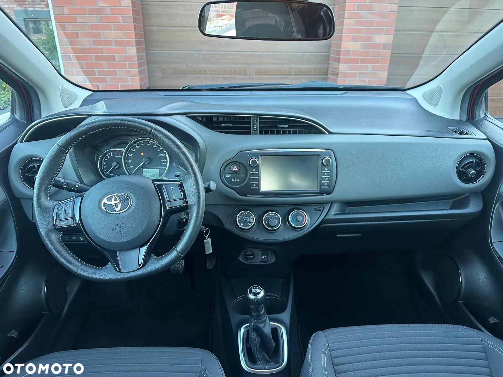 Toyota Yaris 1.0 Premium - 5