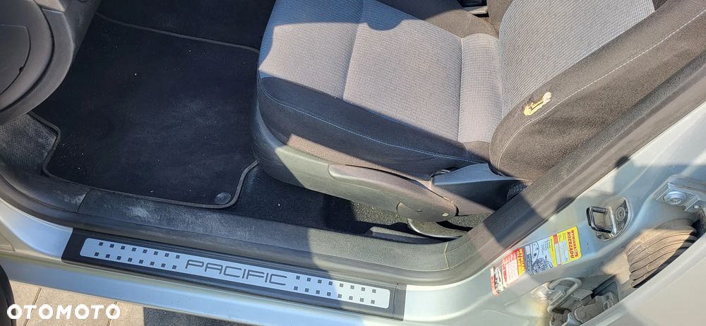 Volkswagen Golf - 8