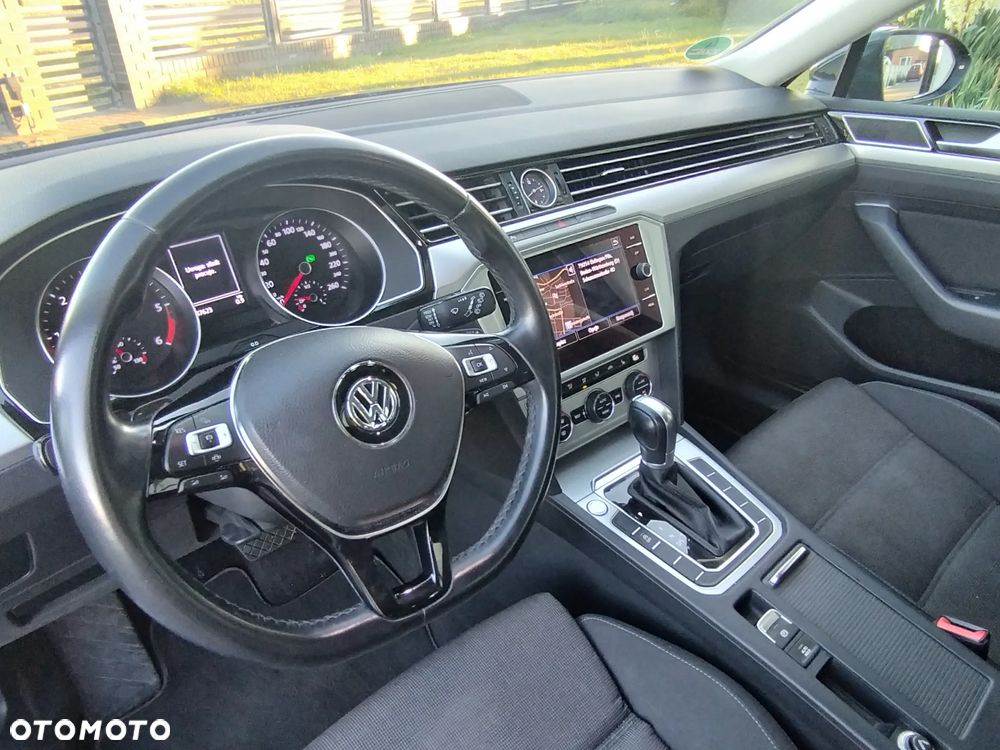 Volkswagen Passat ver-variant-2-0-tdi-scr-dsg-bluemotion-comfortline - 21