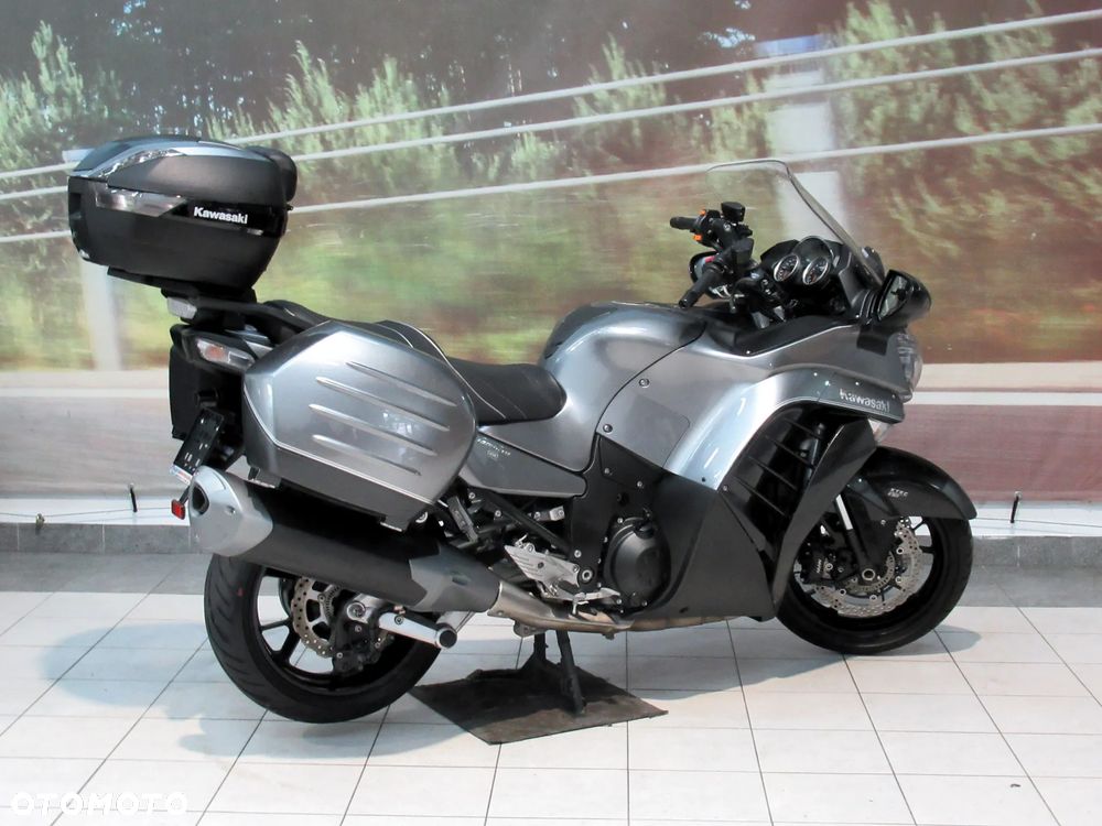 Kawasaki GTR - 3