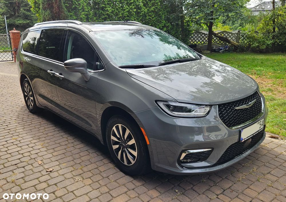 Chrysler Pacifica - 1