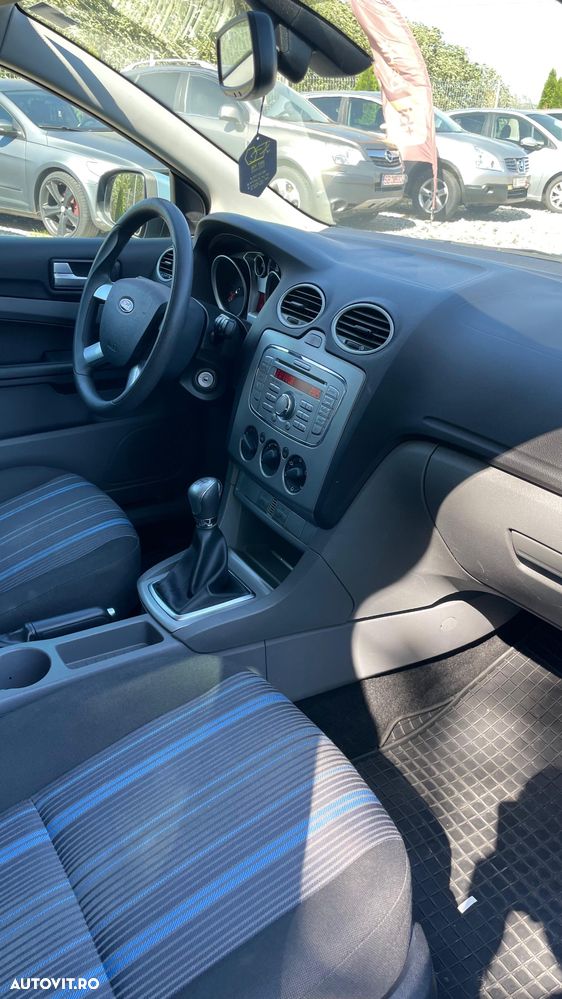 Ford Focus 1.6 TDCi DPF Style - 10