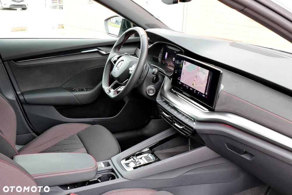 Skoda Octavia 2.0 TDI DSG RS - 27
